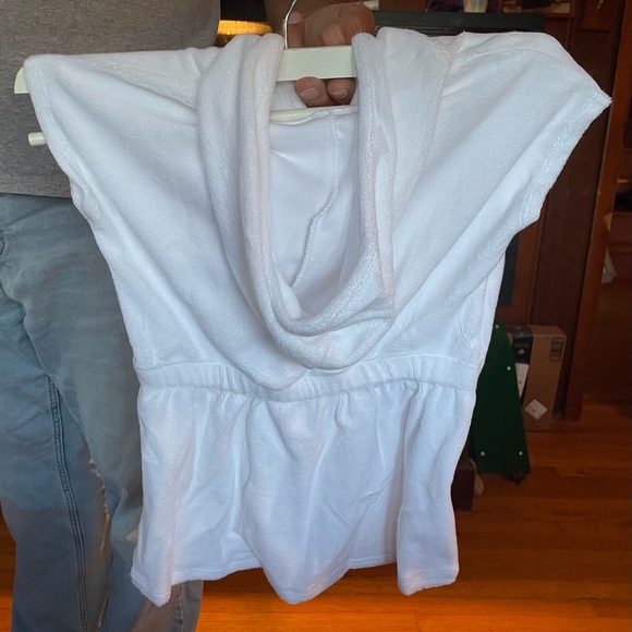 Toddler Terry Cloth Hooded Robe Size 3T The Children’s Place Brand New - Picture 2 of 2